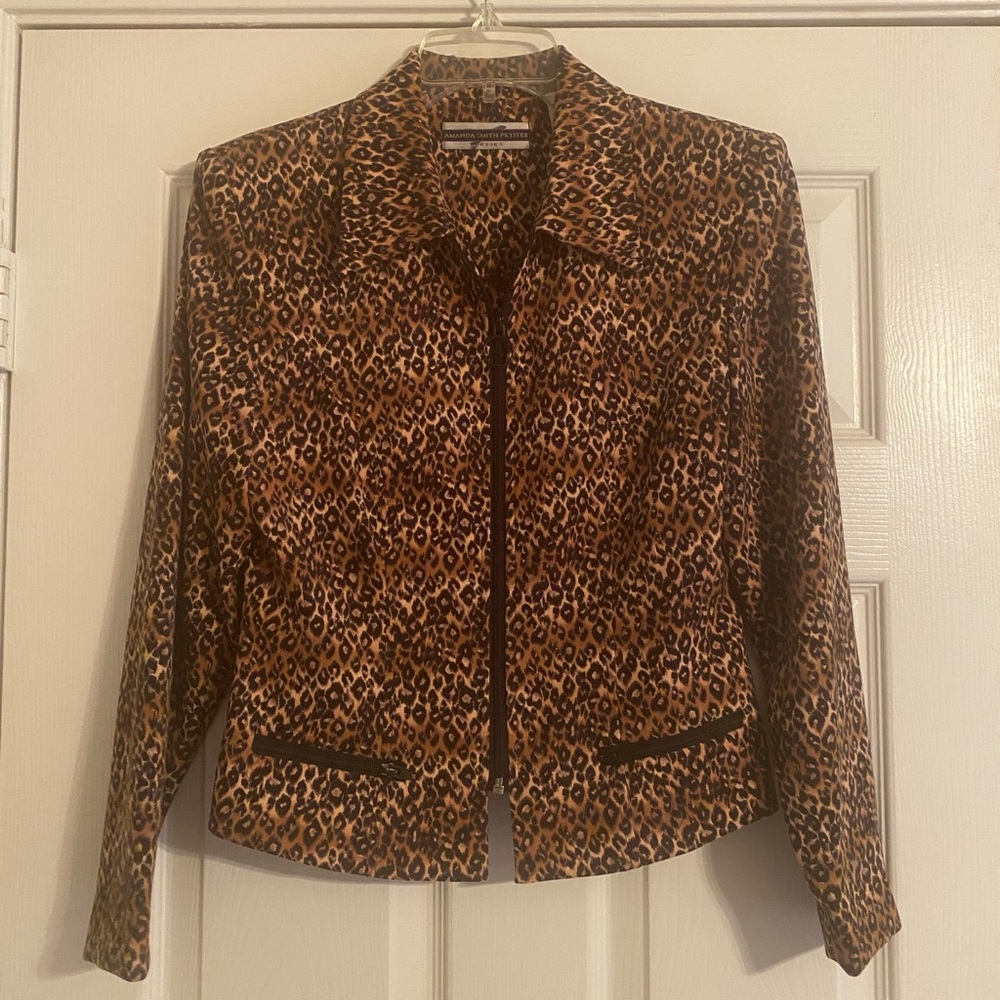 Amanda Smith Leopard Print Women's Jacket. Zip Closure. Size 6P. Excellent Cond.